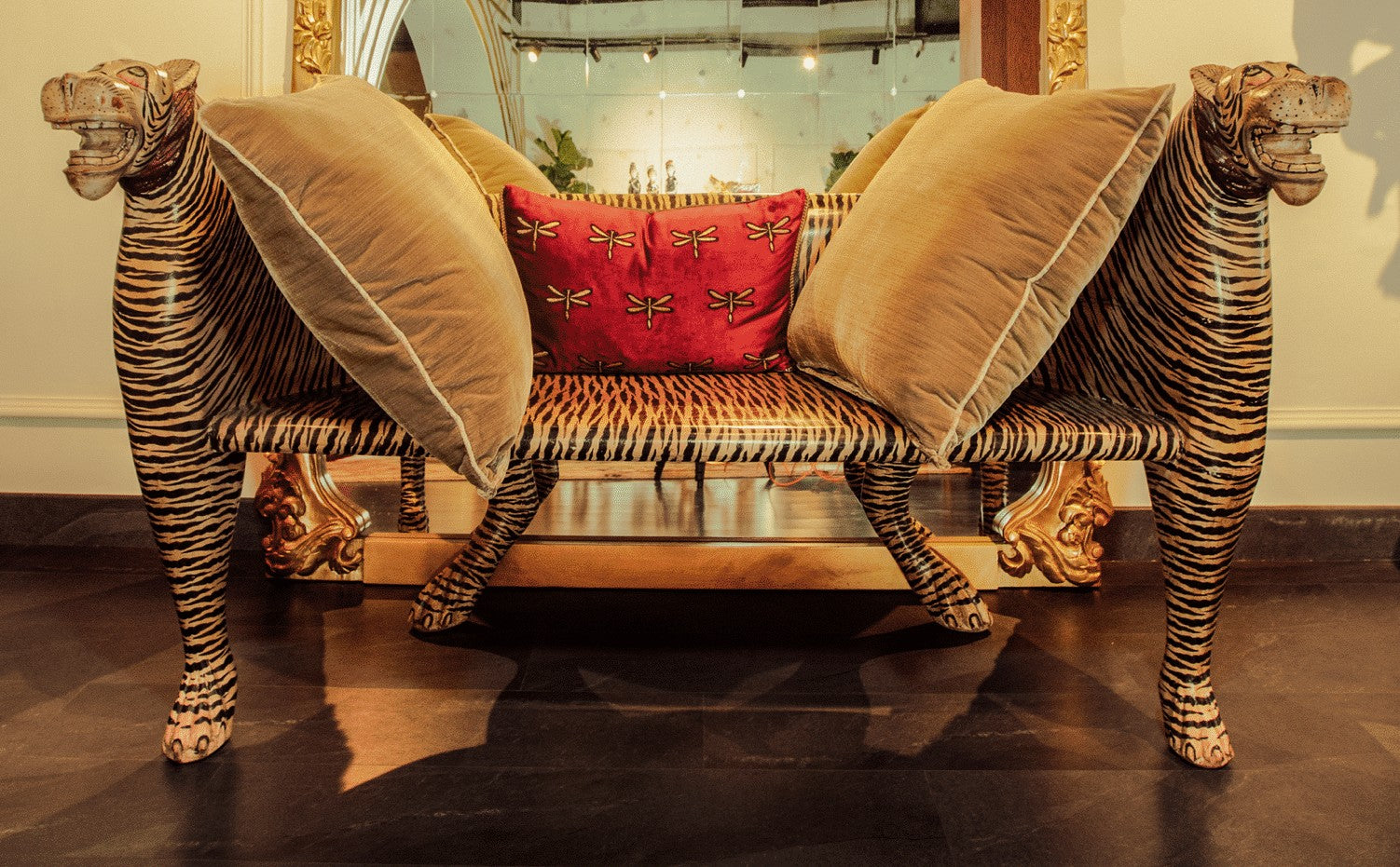 Sonarvan Tiger Head Bench
