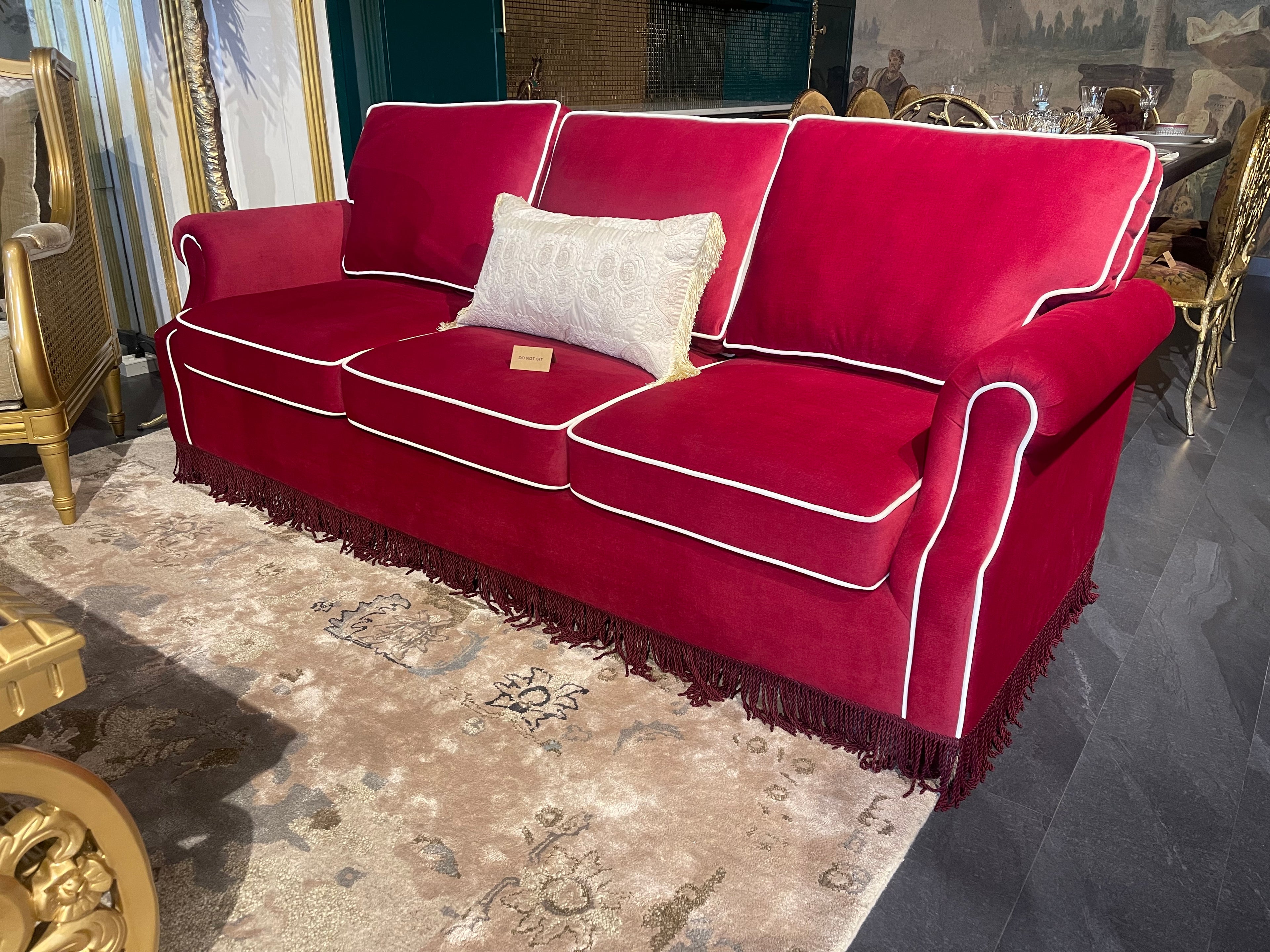 Sonarvan The Royal throne Sofa