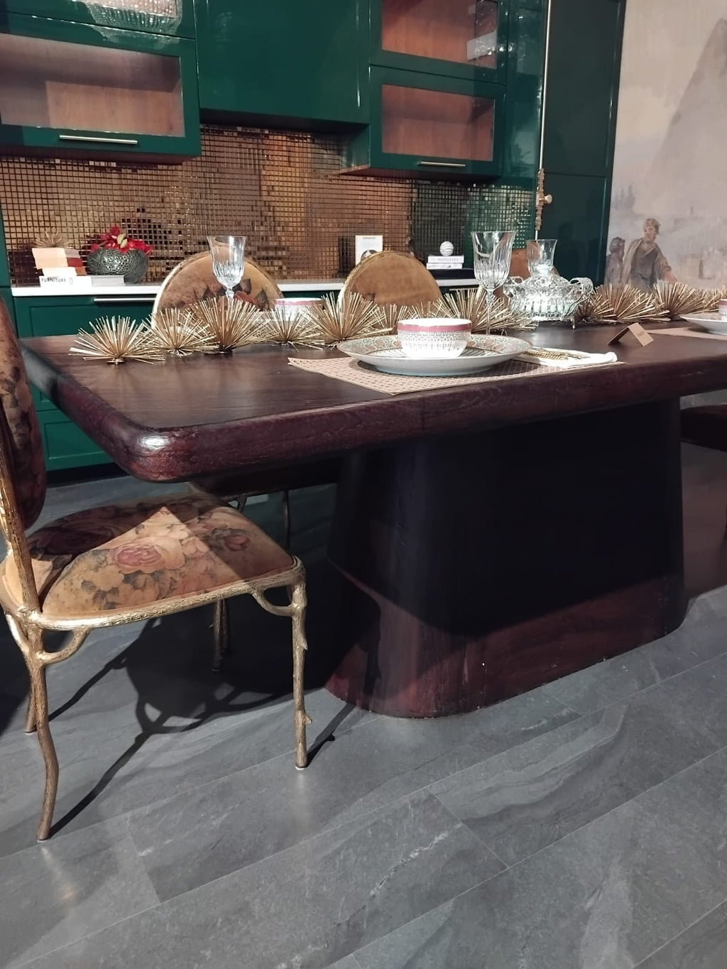 Sonarvan Dining table